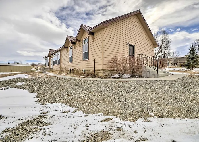 Charming Vacation W/ Mtn Views! Holiday home